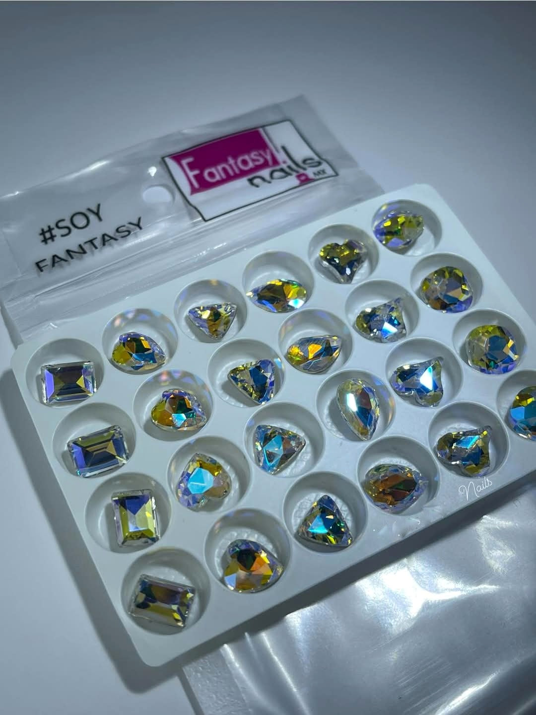 ZIRCON FANTASY NAILS